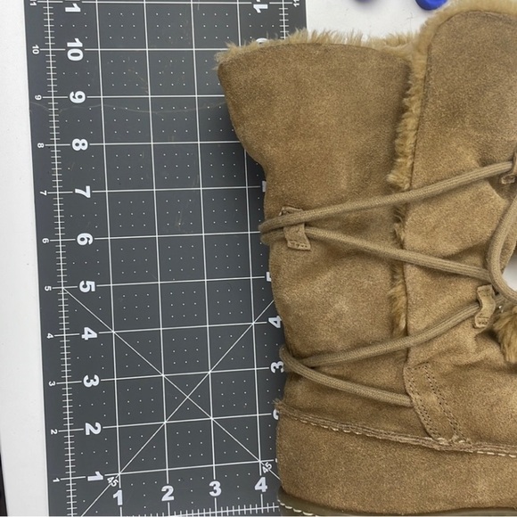 Unbranded Snow Faux Suede Boot with Pom Pom tassels and Rubber Sole Size 6.5 - Picture 8 of 11